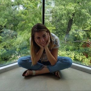 Meet your Posher, Laura